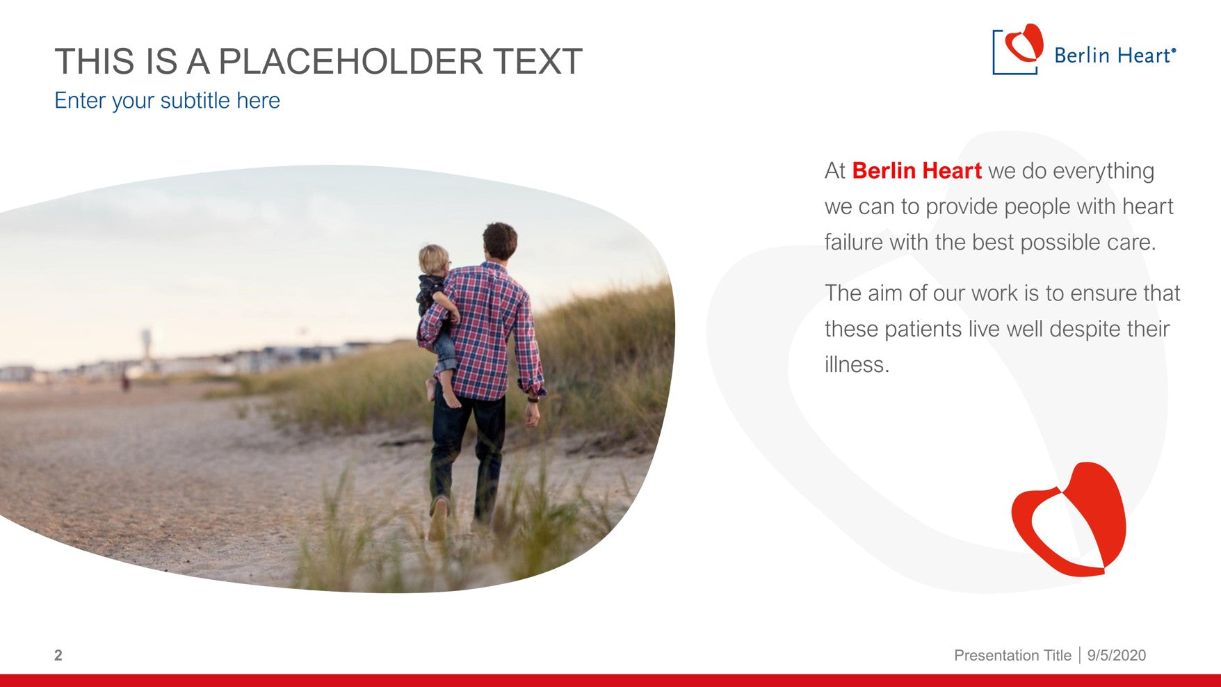 Vater mit Kind am Strand