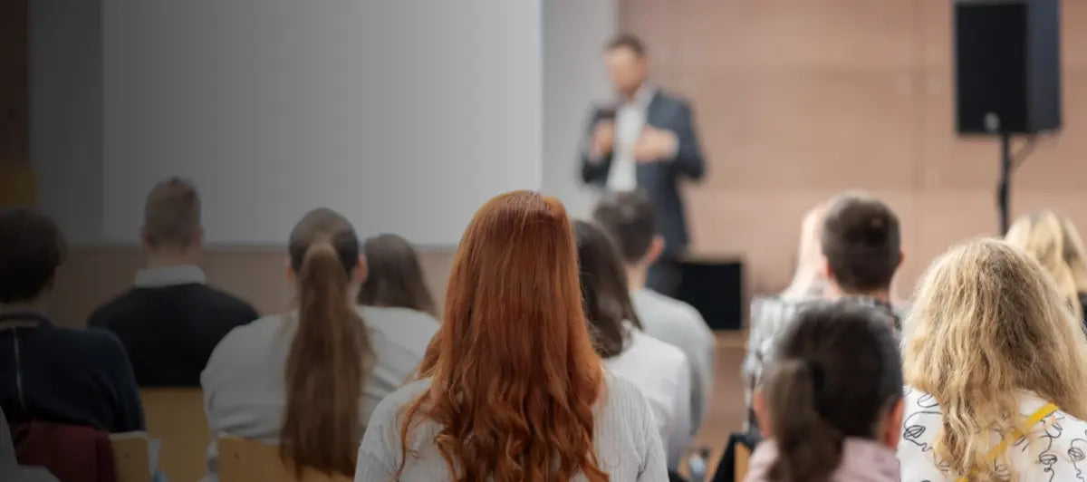 Business-Präsentation Publikum Vortragender Bühne
